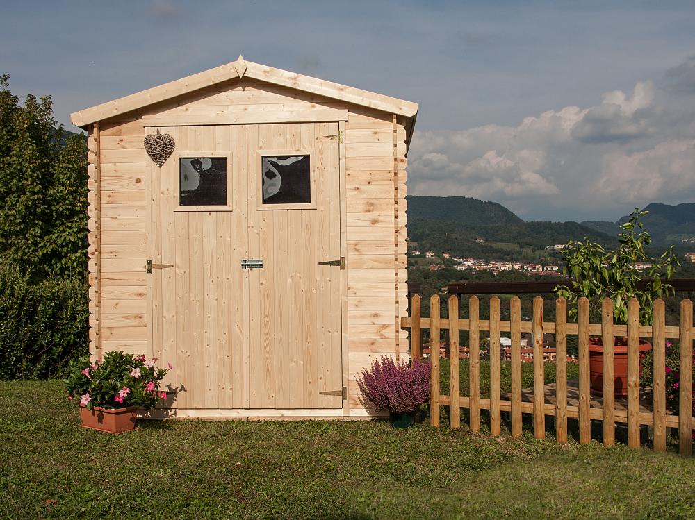 Box in legno con recinto esterno
